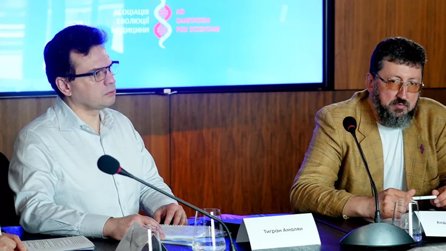 став почесним членом «Асоціації Еволюції Медицини»